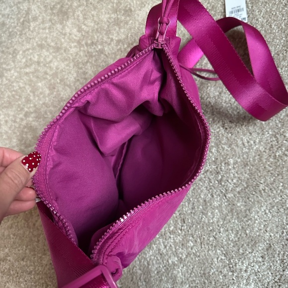Old Navy Fuchsia Crossbody Bag - Picture 3 of 3